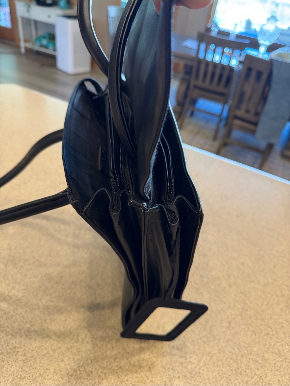 Black Leather Top-Handle Shoulder Bag w/ Gold Tone Lock & lots of organization - Picture 10 of 13